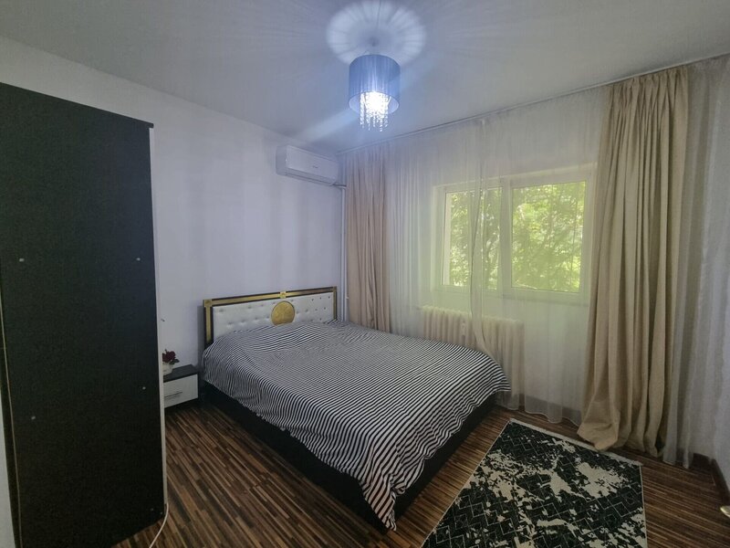 Dristor, metrou, apartament spatios 3 camere.