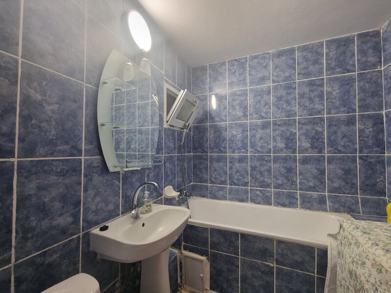 Dristor, metrou, apartament spatios 3 camere.