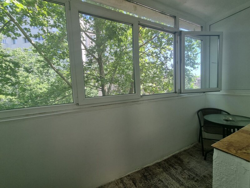 Dristor, metrou, apartament spatios 3 camere.